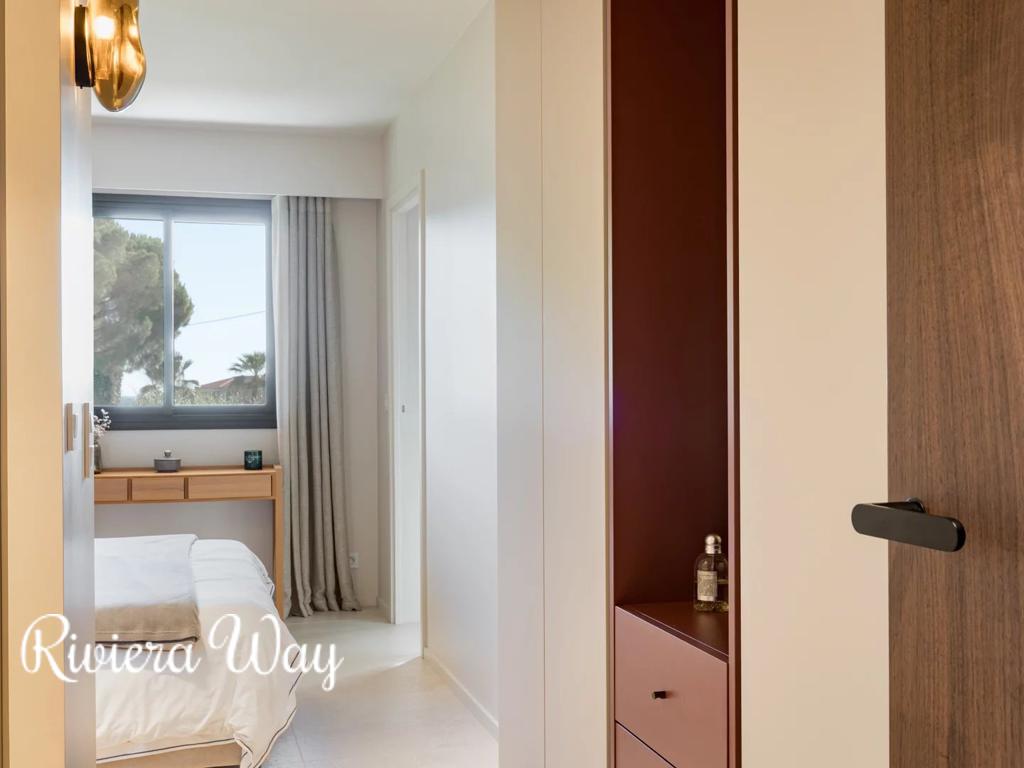 3 room apartment in Antibes, photo #6, listing #104645016