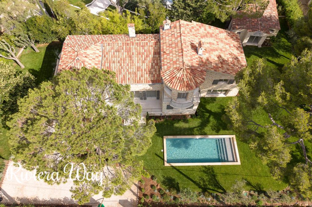 8 room villa in Cap d'Antibes, photo #9, listing #106571934