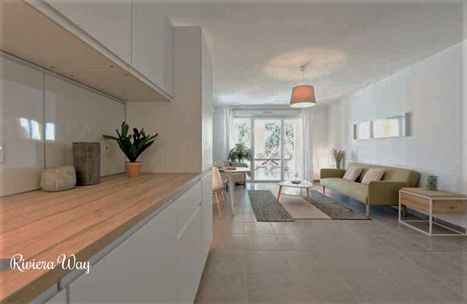 Apartment in Cannes, 72 m², photo #2, listing #80888052