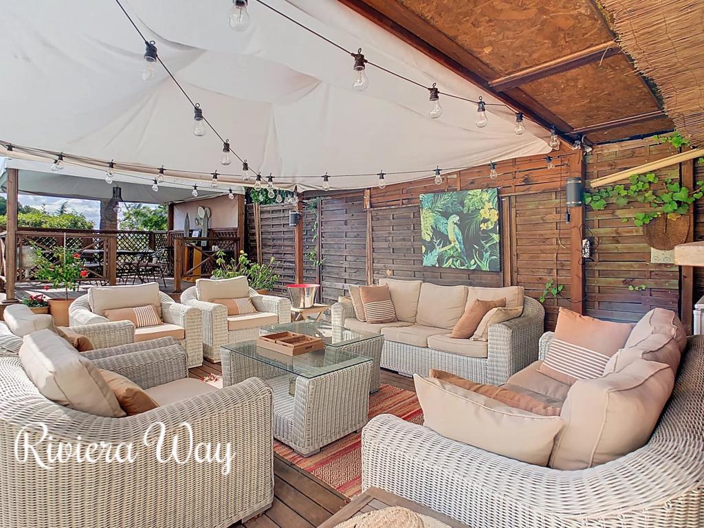 5 room villa in Le Cannet, photo #1, listing #104440098