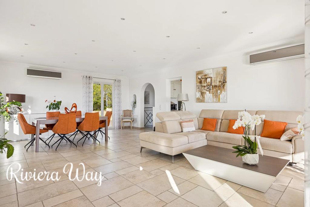 Villa in St-Laurent-du-Var, photo #5, listing #104619774