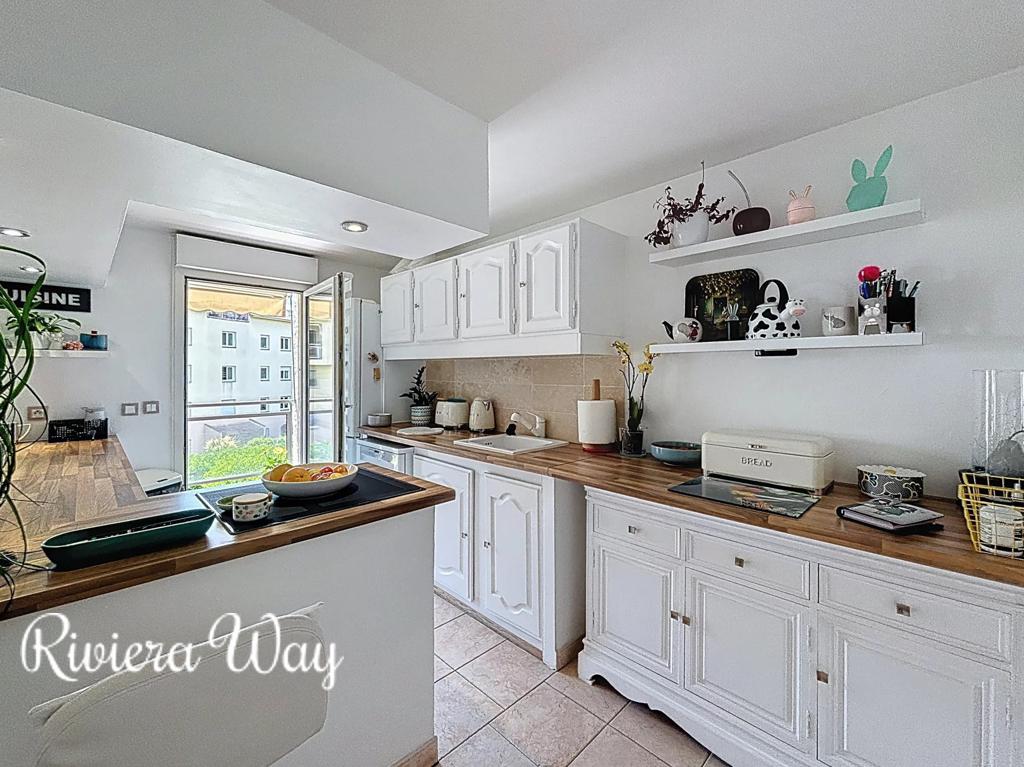 3 room apartment in Antibes, photo #8, listing #102997944