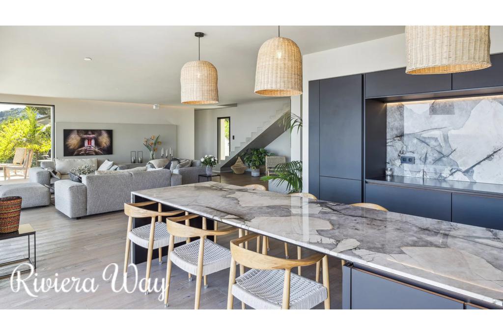 Villa in Roquebrune-sur-Argens, photo #1, listing #104480124