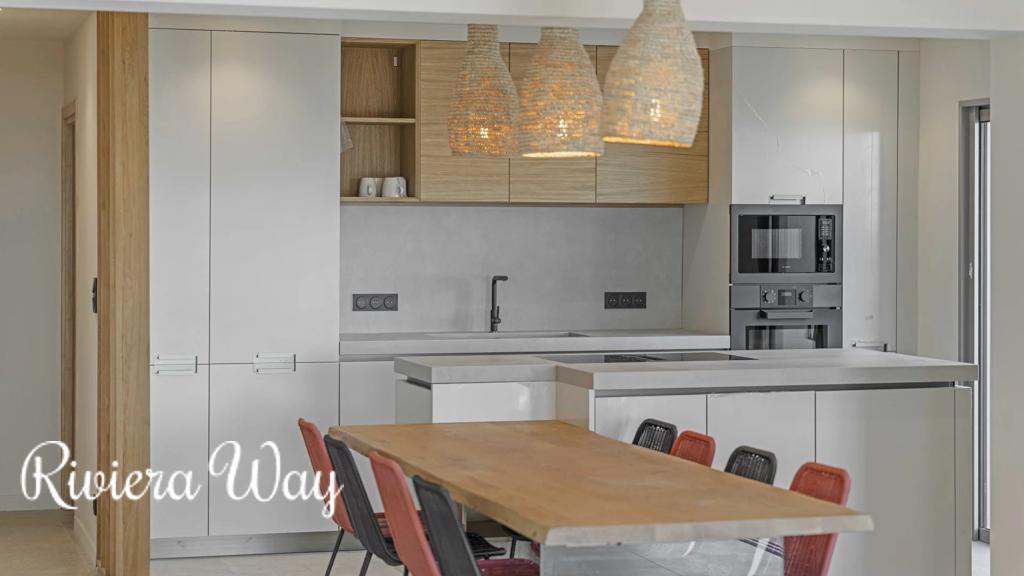 9 room villa in Cavalaire-sur-Mer, photo #6, listing #104652450