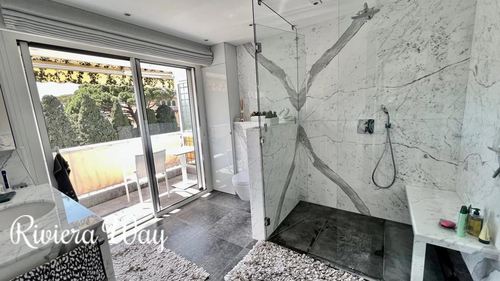 4 room apartment in Juan-les-Pins, photo #5, listing #103435374