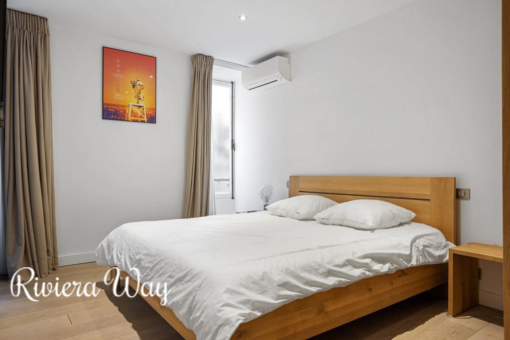 4 room apartment in Mandelieu-la-Napoule, photo #9, listing #88511136
