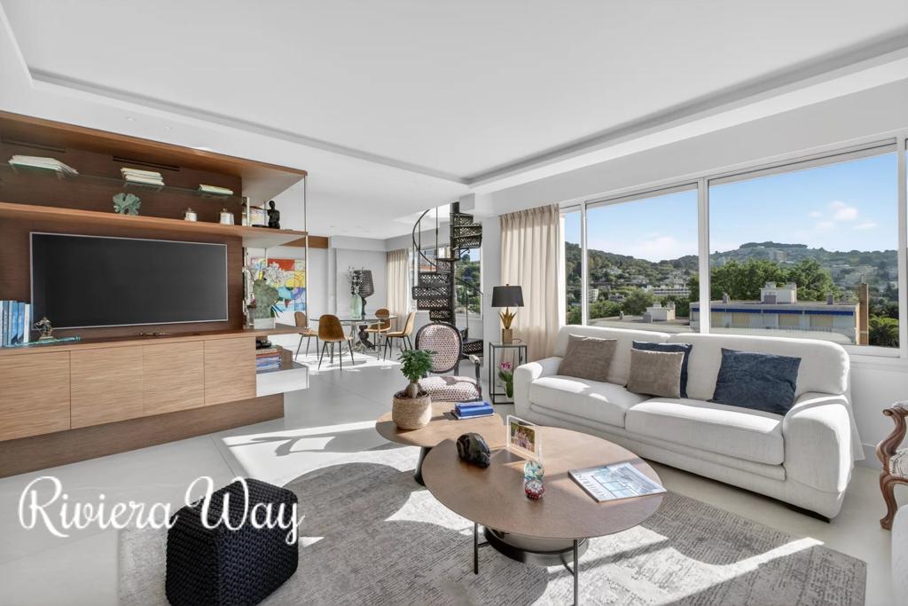 5 room apartment in Le Cannet, photo #2, listing #106174404