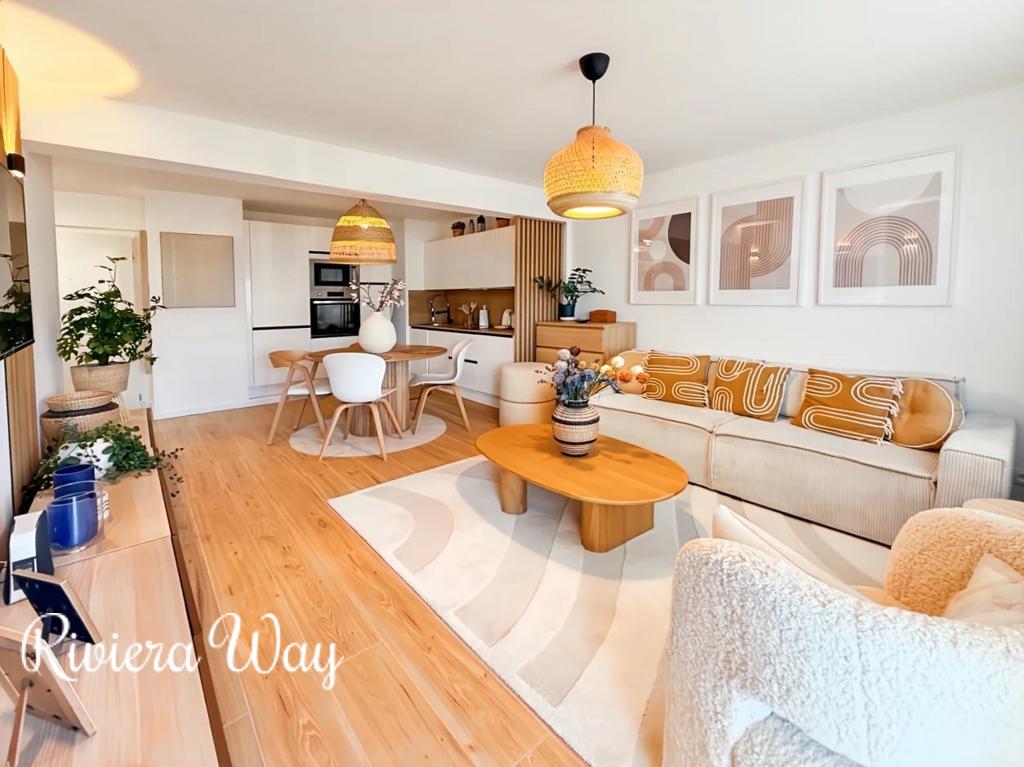 2 room apartment in Cannes, photo #3, listing #106375080