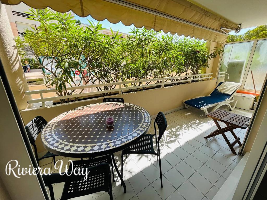 2 room apartment in Vallauris, photo #2, listing #103551840