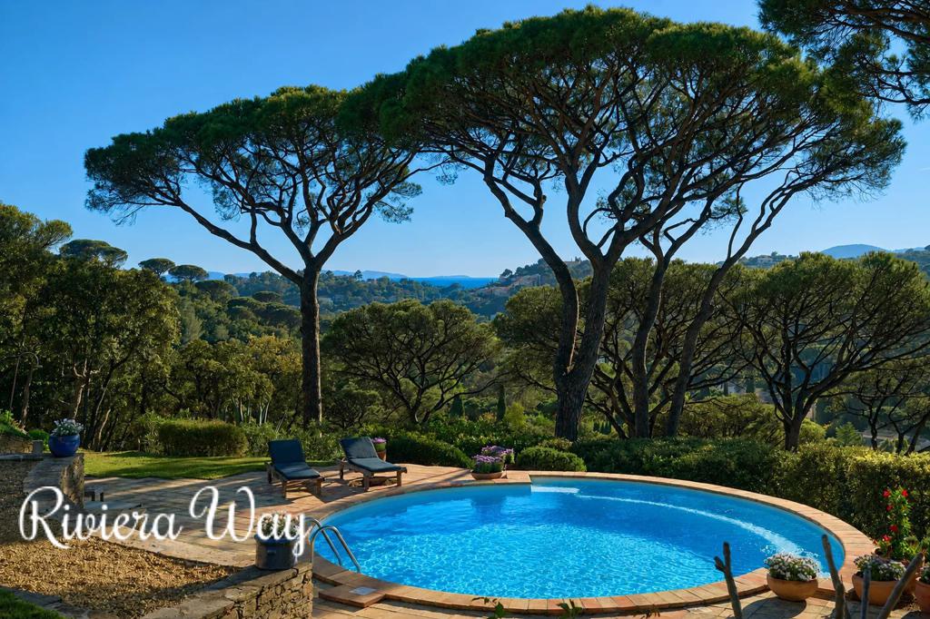 7 room villa in La Croix-Valmer, photo #3, listing #106070874