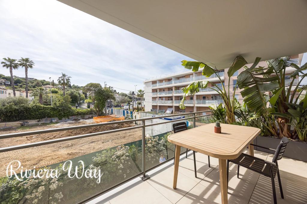 3 room apartment in Antibes, photo #2, listing #106016400