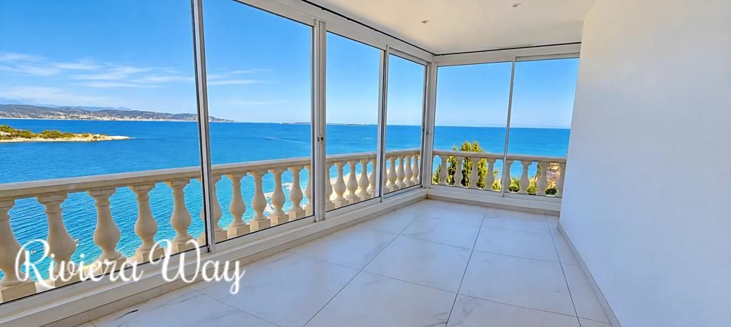 4 room apartment in Theoule-sur-Mer, photo #7, listing #107133096