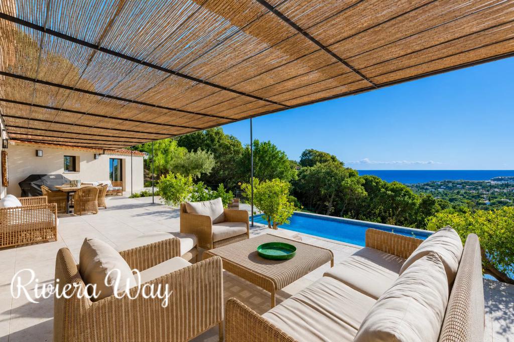 6 room villa in Cavalaire-sur-Mer, photo #4, listing #100557366