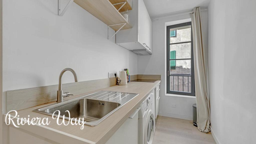 5 room apartment in Saint-Tropez, 68 m², photo #8, listing #104116026