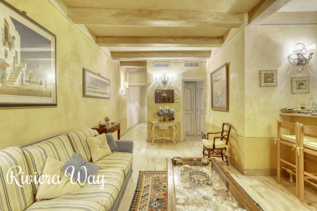3 room apartment in Saint-Tropez, photo #4, listing #86659902