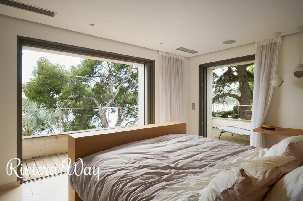 7 room villa in Le Lavandou, photo #3, listing #103109706