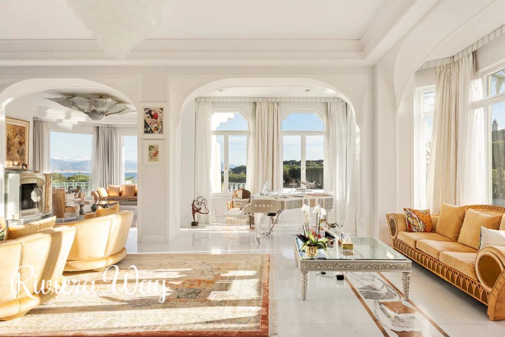 12 room villa in Cap d'Antibes, photo #2, listing #103975578