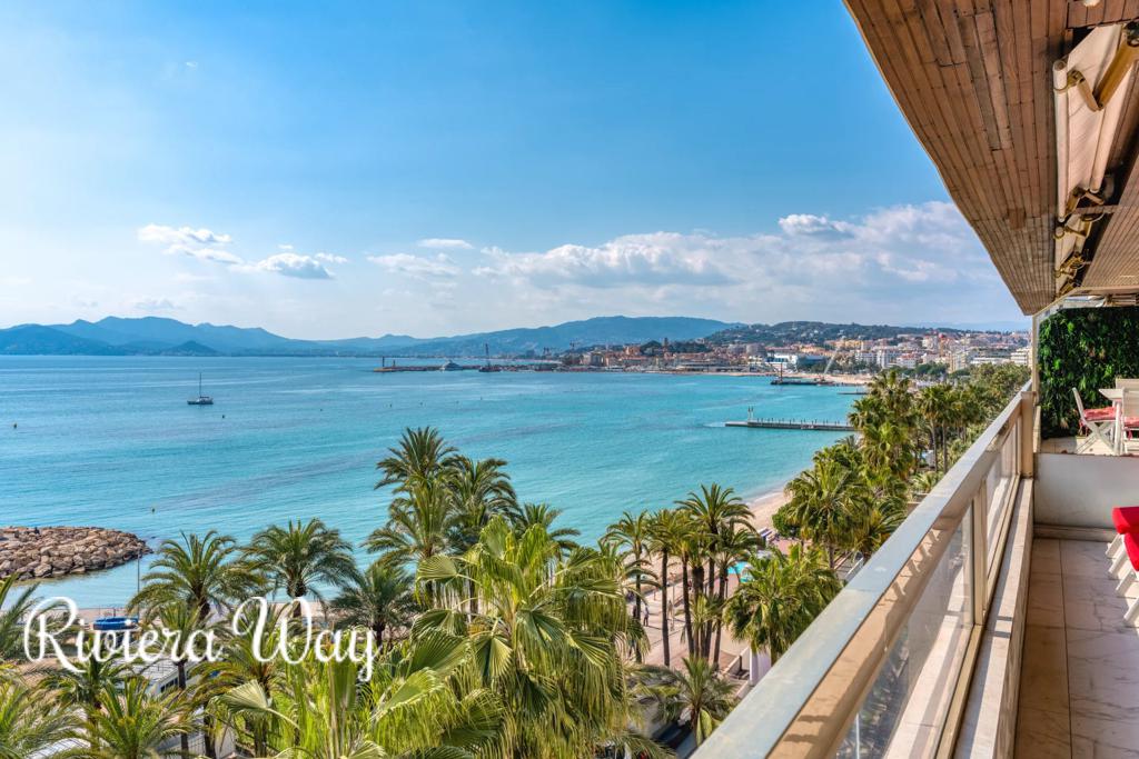 3 room apartment in Cannes, photo #1, listing #106147230