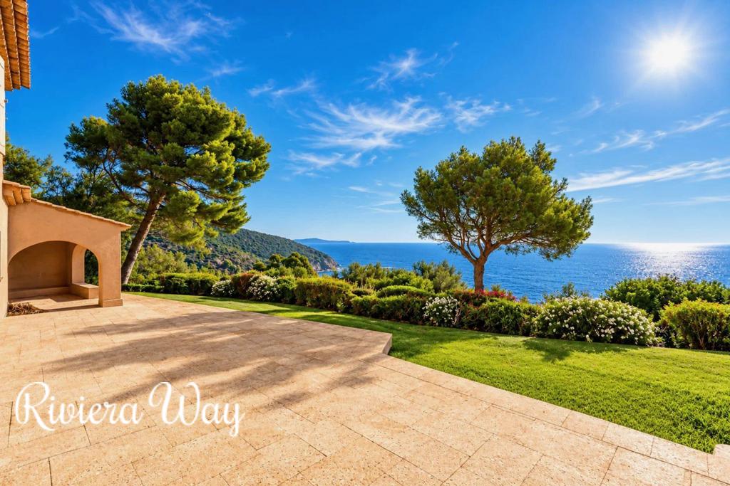 8 room villa in Rayol-Canadel-sur-Mer, photo #6, listing #107202984