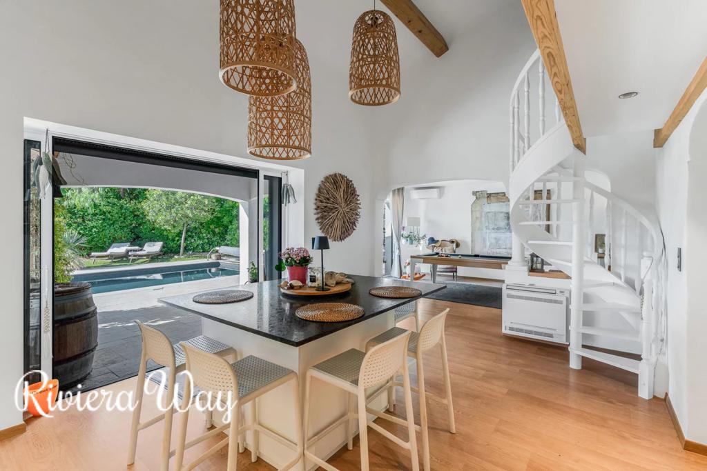11 room villa in Sainte-Maxime, photo #6, listing #106335390