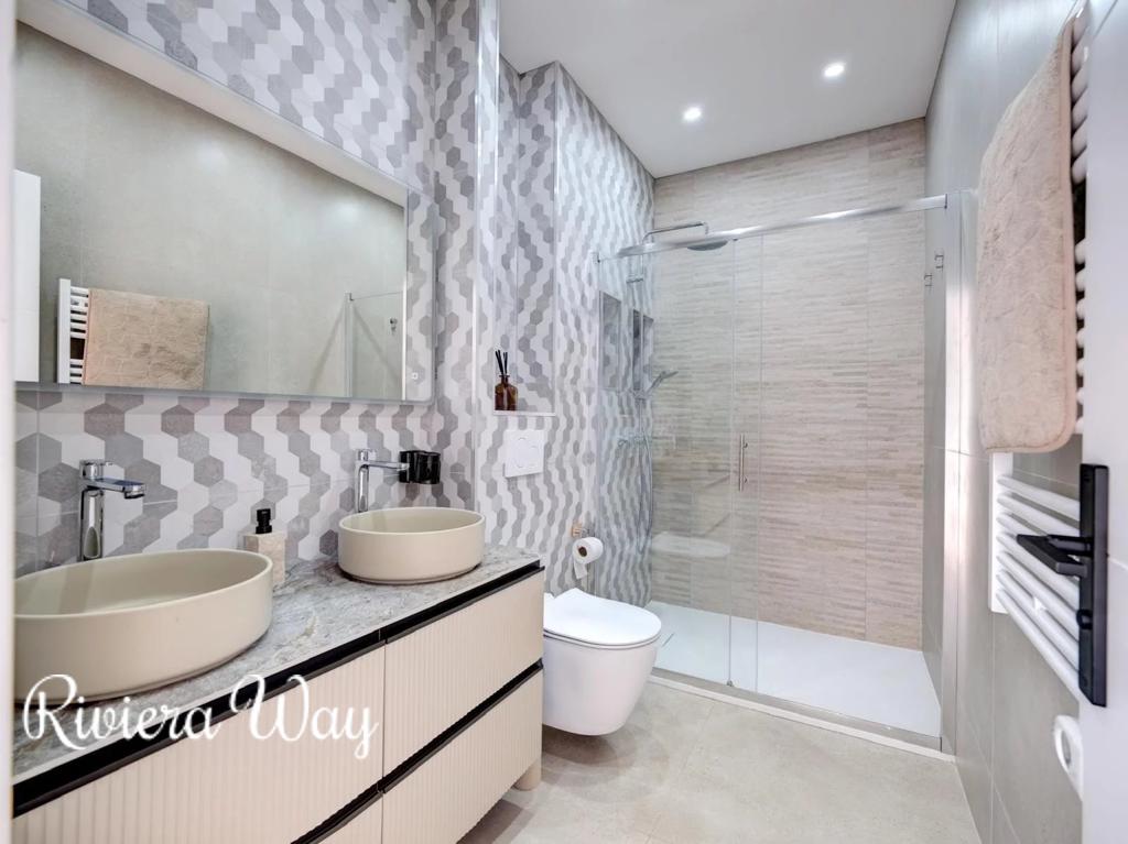 8 room apartment in Juan-les-Pins, photo #8, listing #106787478
