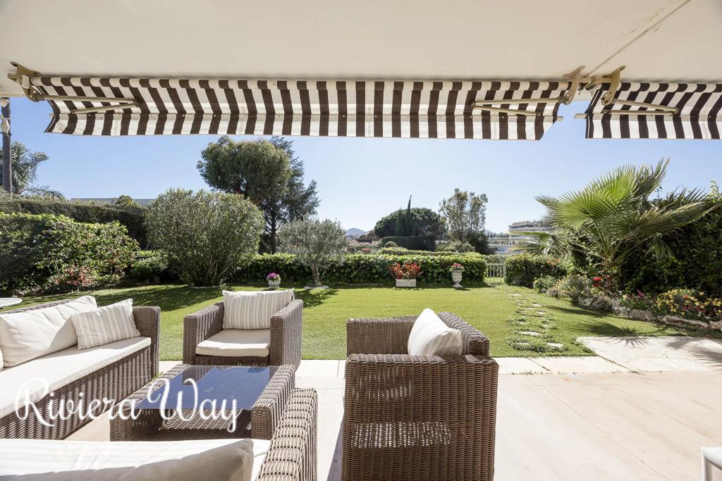 3 room apartment in Cannes, photo #1, listing #105951636