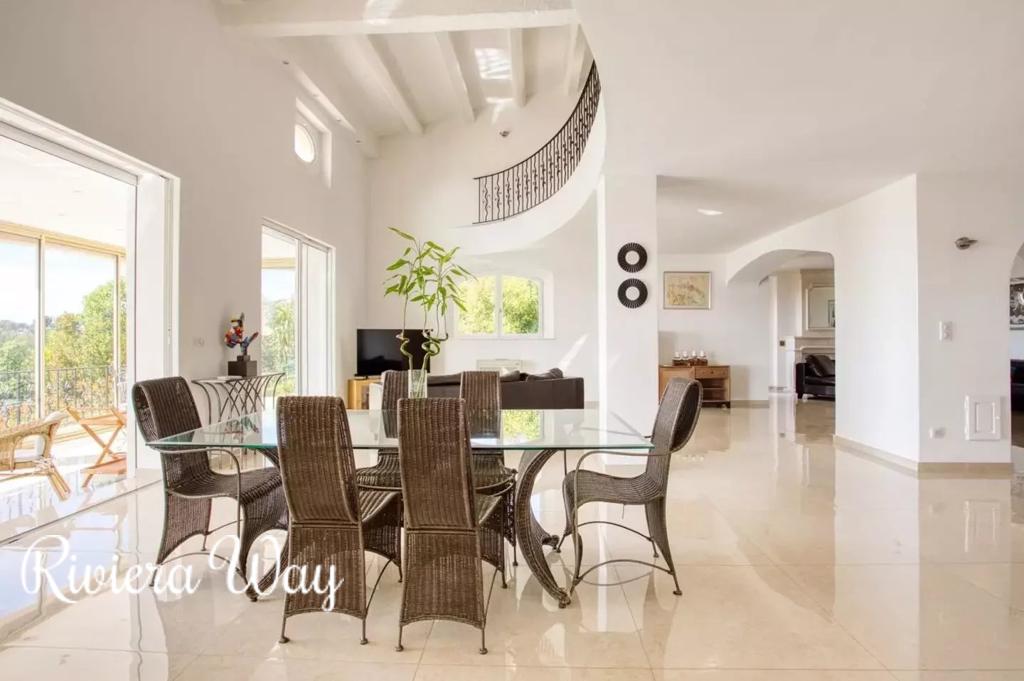 6 room villa in Golf Juan, photo #7, listing #91445886