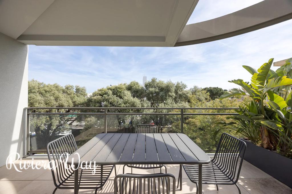 4 room apartment in Antibes, photo #2, listing #106015854