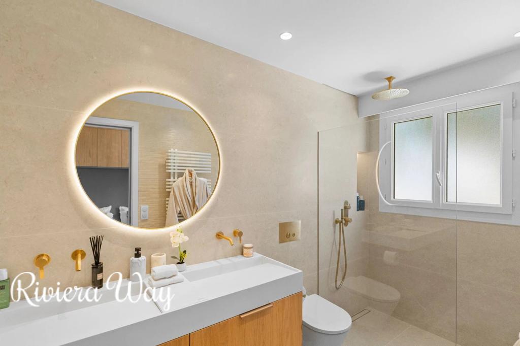 Apartment in Villefranche-sur-Mer, photo #8, listing #103975704