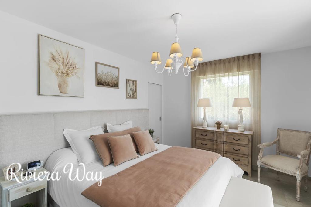 Villa in Mougins, photo #10, listing #103465992