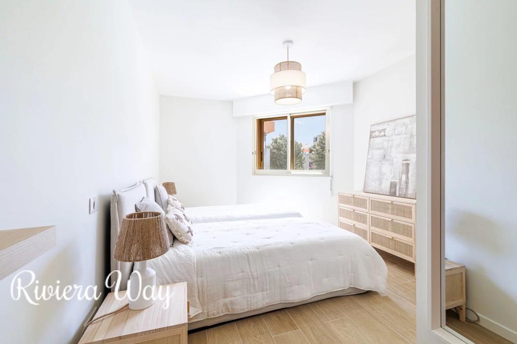 3 room apartment in Juan-les-Pins, photo #2, listing #103735338
