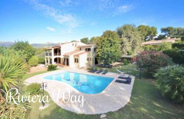 9 room villa in La Gaude, 291 m²