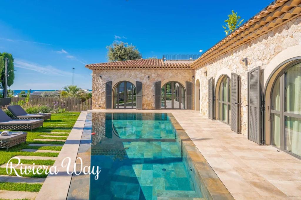 10 room villa in Cap d'Antibes, photo #2, listing #105685944