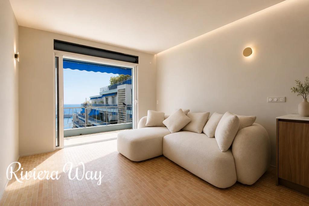 3 room apartment in Le Port, photo #2, listing #103891662