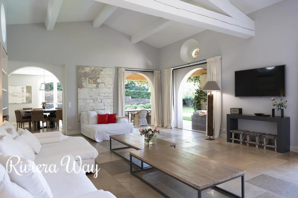7 room villa in La Croix-Valmer, photo #8, listing #106407924