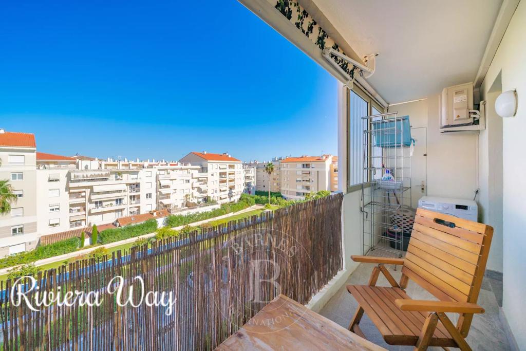 3 room apartment in Cannes, photo #1, listing #100489578