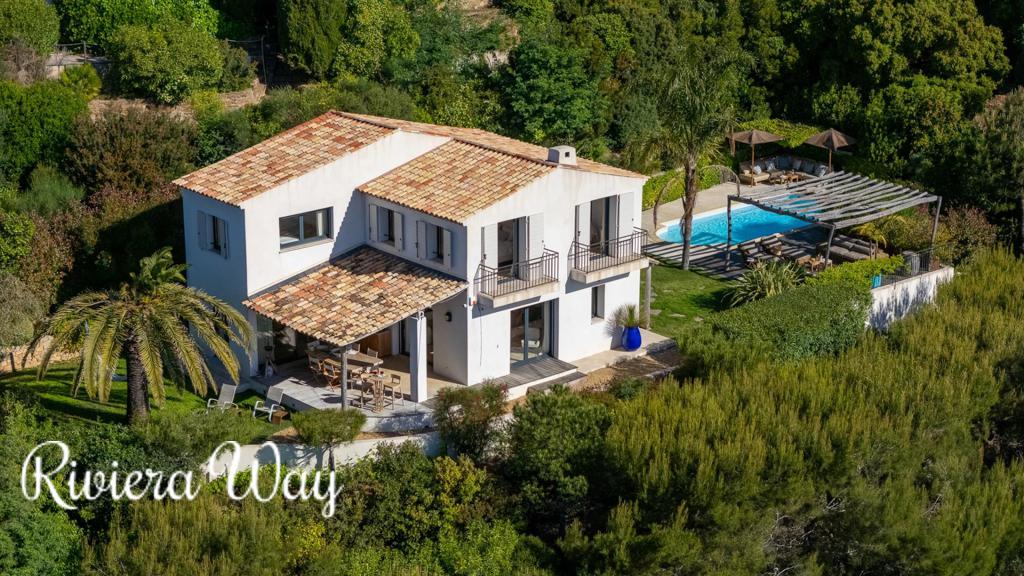 4 room villa in La Croix-Valmer, photo #2, listing #106261722