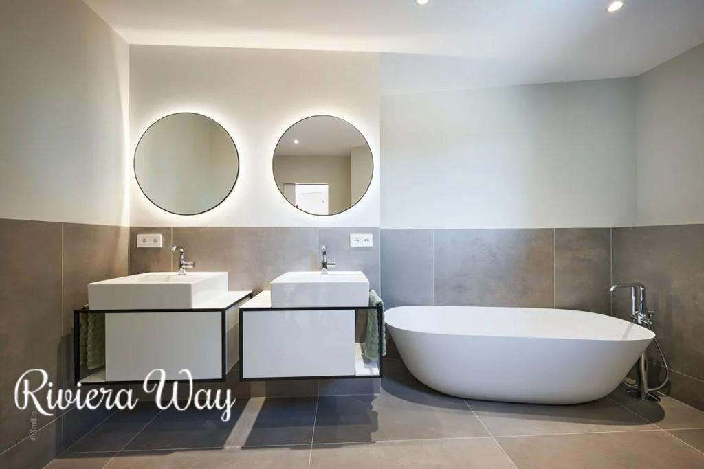 7 room villa in Mougins, photo #9, listing #103229910