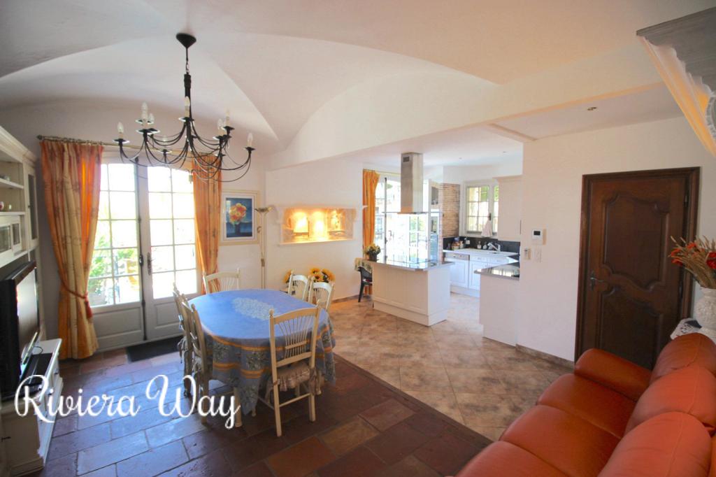 10 room villa in Vallauris, photo #9, listing #83427960