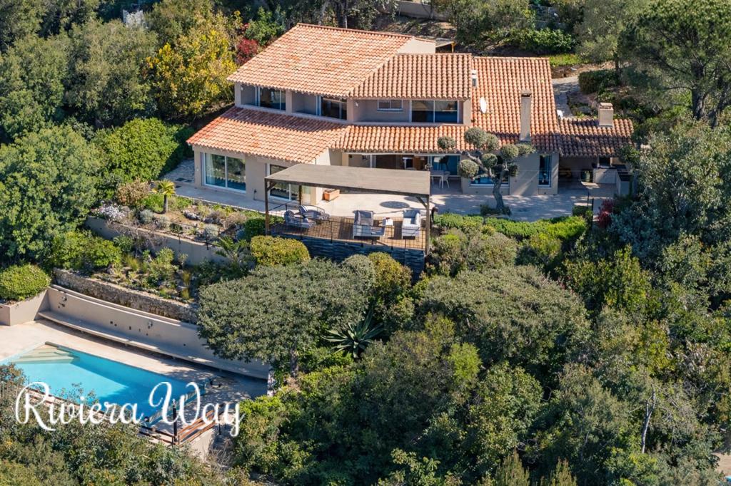 6 room villa in La Croix-Valmer, photo #3, listing #104236314