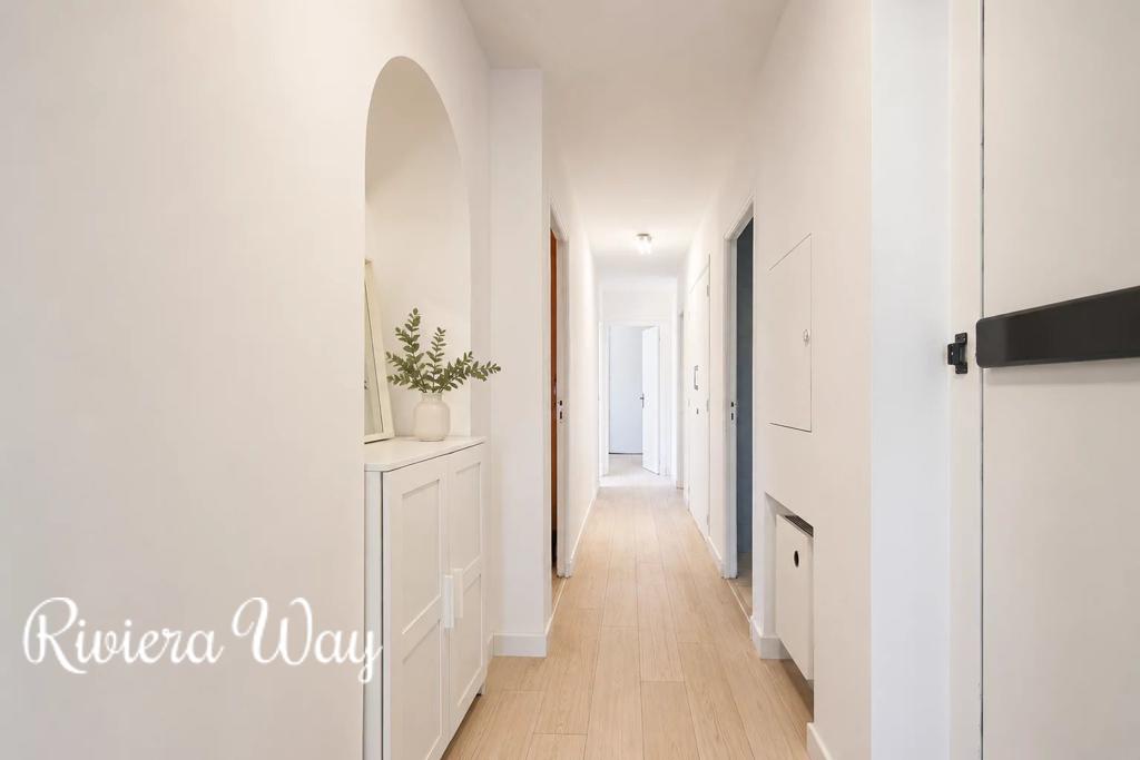 4 room apartment in Fabron, photo #10, listing #105042966