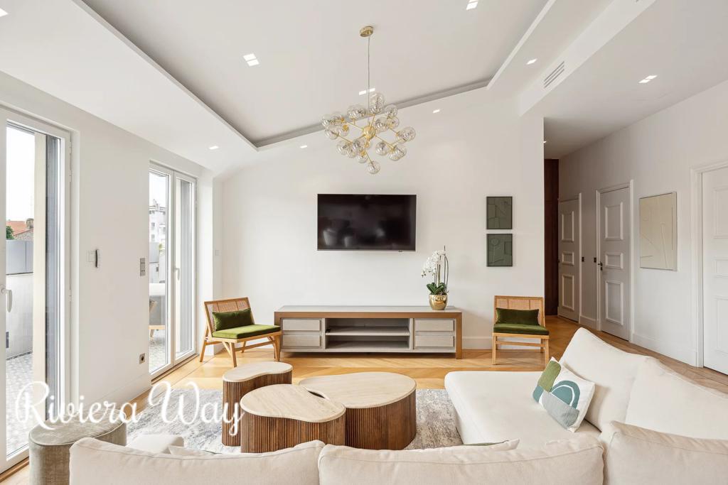 5 room apartment in Cannes, photo #2, listing #95351844