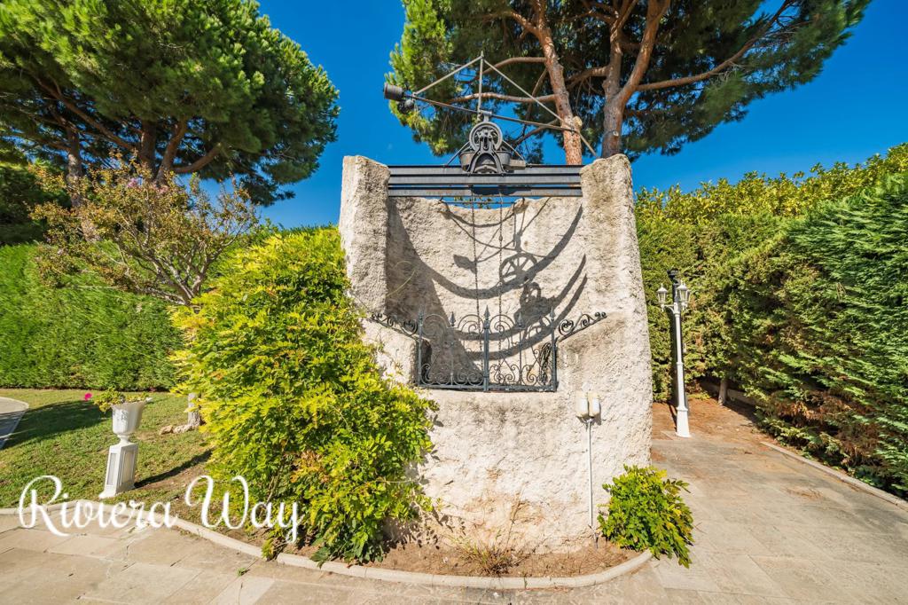 8 room villa in Cap d'Antibes, photo #9, listing #98139930