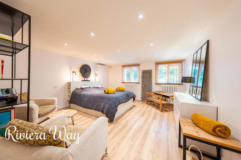 7 room villa in Le Cannet, photo #10, listing #106534428