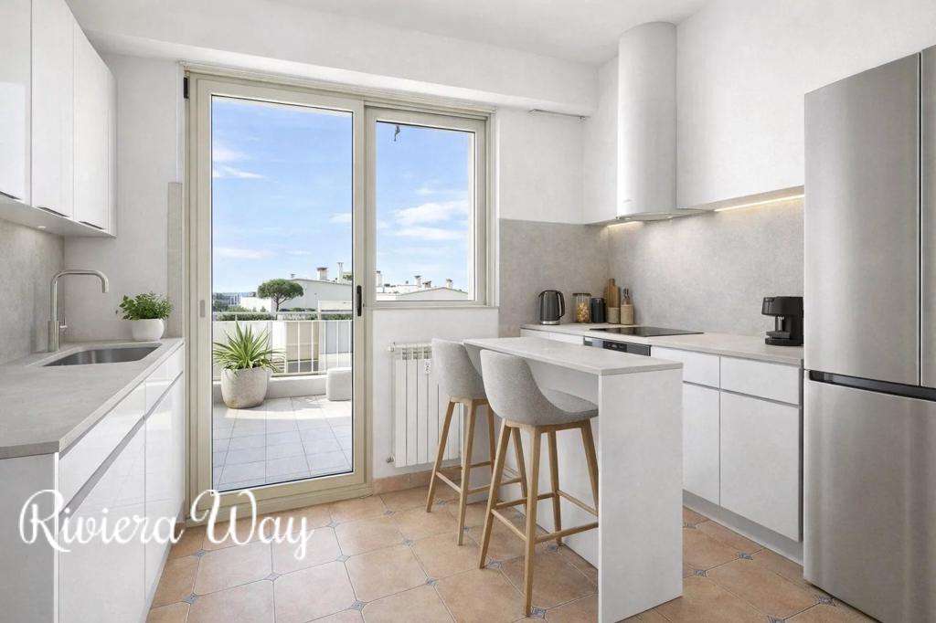 4 room apartment in Cannes, photo #6, listing #99430002