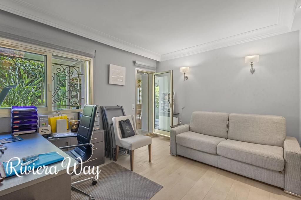 4 room apartment in Le Cannet, photo #10, listing #104254878