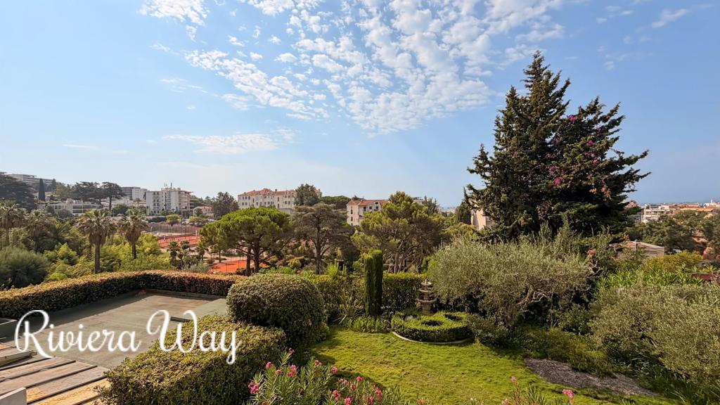 3 room apartment in Cannes, photo #1, listing #106813476