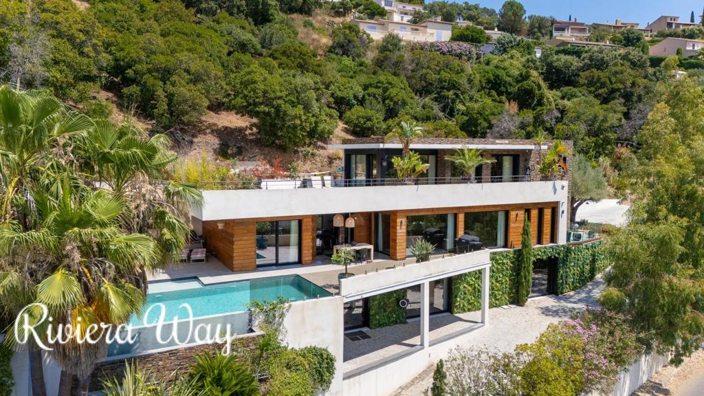 5 room villa in Roquebrune-sur-Argens, photo #2, listing #106670676