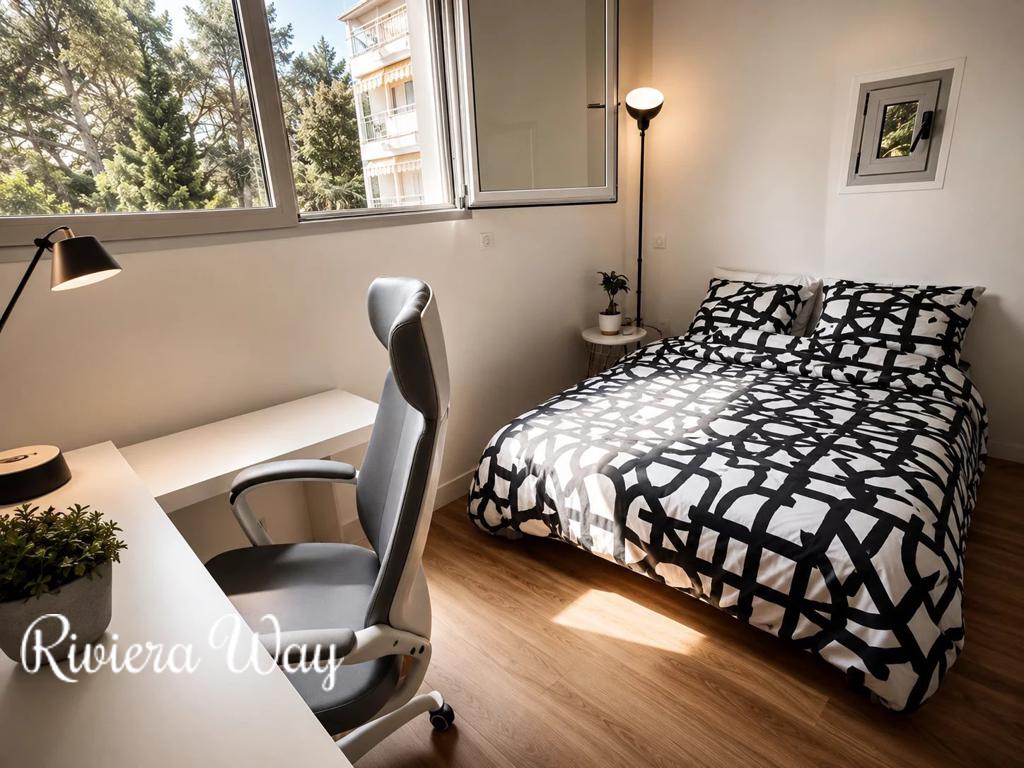 3 room apartment in Antibes, photo #7, listing #106488648