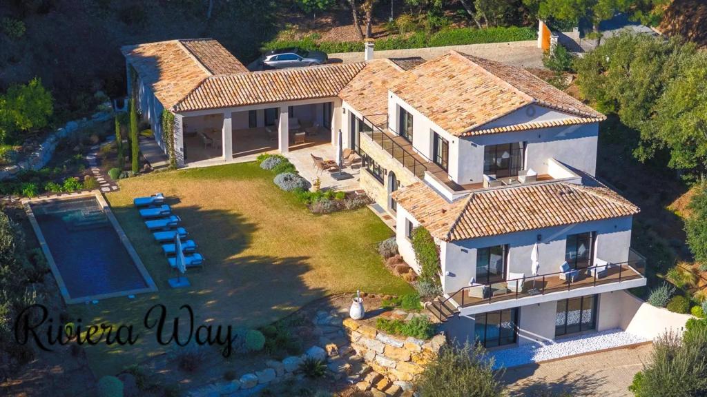 Villa in La Croix-Valmer, photo #4, listing #105455364